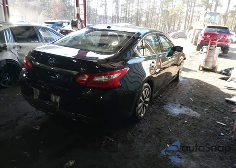 2017 Nissan Altima 2.5 Sv z USA, uszkodzony, nr VIN 1N4AL3AP0HC195378